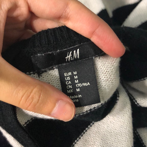 H&M black and white striped sweater - Picture 4 of 4
